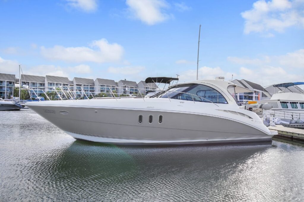 mini yacht